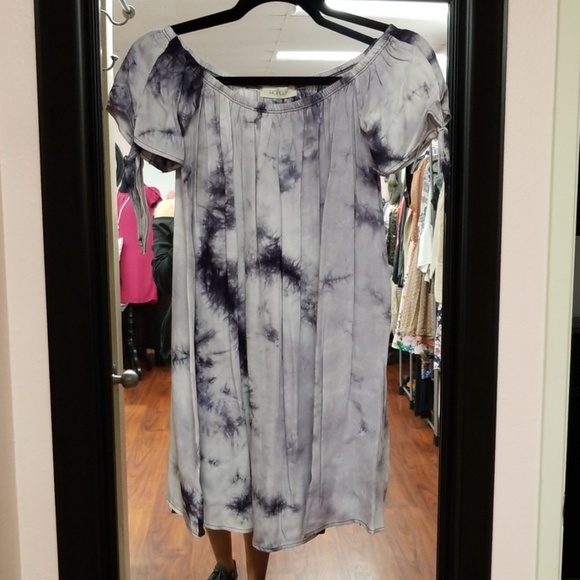 Short sleeve off the shoulder tie dye tunic top. - Picture 3 of 6